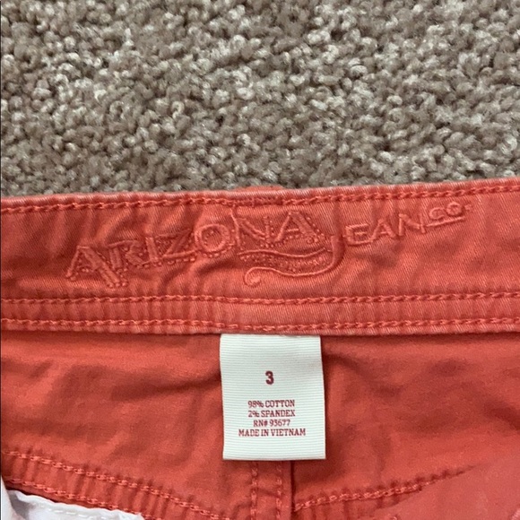 Shorts - Picture 3 of 3